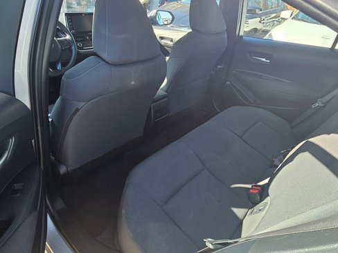 Used 2021 Toyota Corolla LE image 4