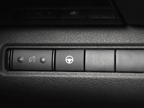 Used 2023 Nissan Pathfinder SV image 22