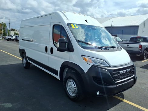 Used 2025 RAM ProMaster 2500 w/ Convenience Group image 3