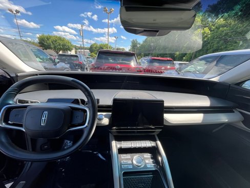 Used 2024 Lincoln Nautilus Reserve image 27