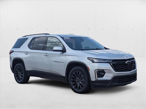 Used 2022 Chevrolet Traverse RS image 3