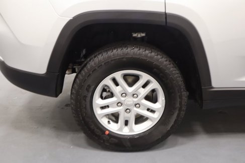 New 2025 Jeep Grand Cherokee Laredo image 24