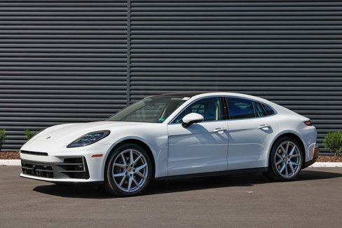 New 2026 Porsche Panamera 4 image 1