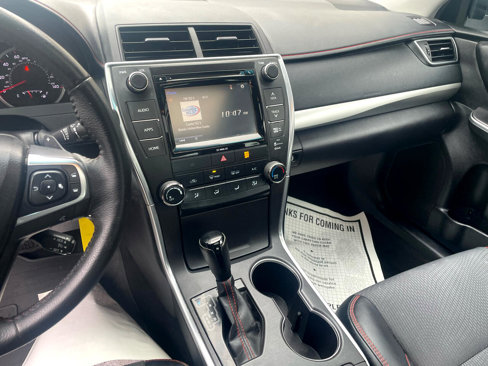 Used 2017 Toyota Camry SE image 13