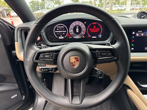 Certified 2024 Porsche Cayenne Coupe image 29