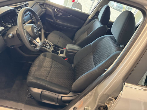 Used 2018 Nissan Rogue S image 23