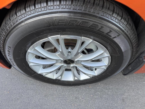 Used 2012 Hyundai Veloster image 24