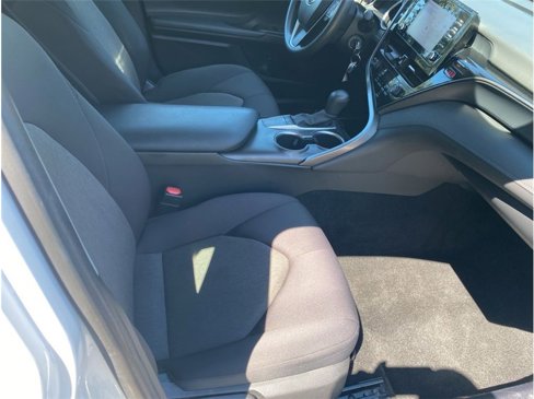 Used 2022 Toyota Camry LE image 32