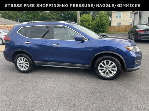 Used 2018 Nissan Rogue SV w/ Premium Package image 2