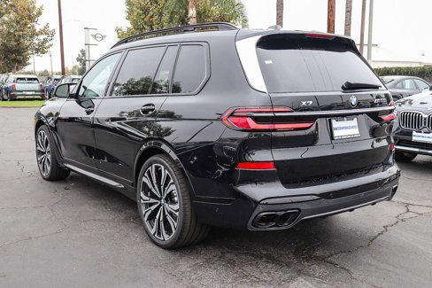New 2026 BMW X7 M60i image 6