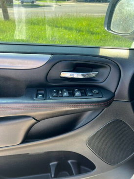 Used 2017 Dodge Grand Caravan GT image 21