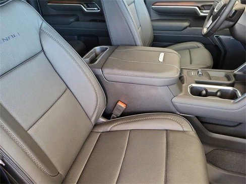 New 2025 GMC Sierra 2500 Denali w/ Denali Reserve Package image 17