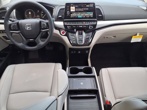 New 2026 Honda Odyssey Touring image 3