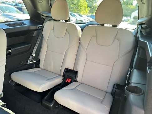 New 2026 Volvo XC90 B6 Plus w/ Protection Package Premier image 17