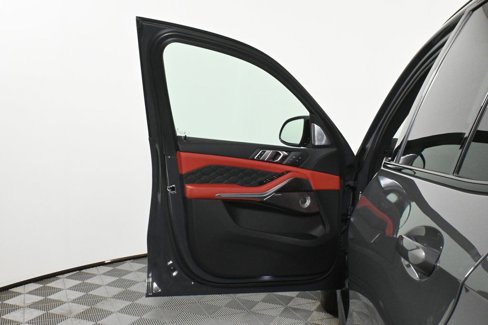 Used 2026 BMW X5 M Competition w/ Executive Package image 29