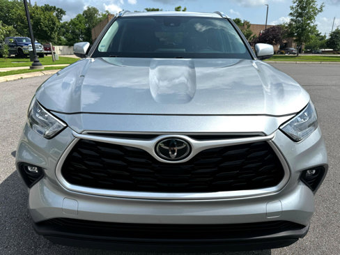 Used 2020 Toyota Highlander XLE image 2