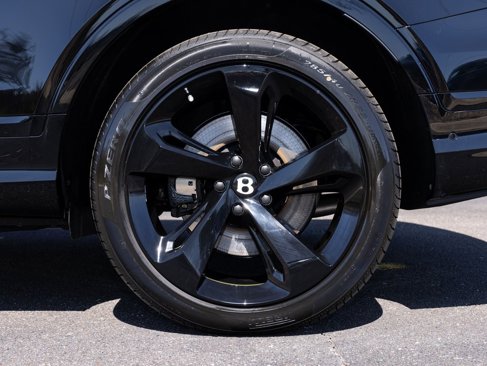 New 2025 Bentley Bentayga image 55
