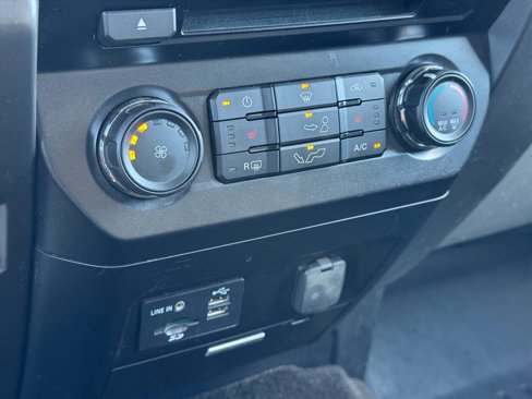 Used 2015 Ford F150 XLT w/ Equipment Group 302A Luxury image 17