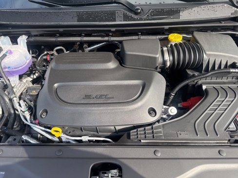 New 2025 Chrysler Voyager LX image 21