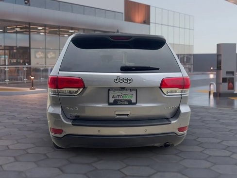 Used 2019 Jeep Grand Cherokee Laredo image 5