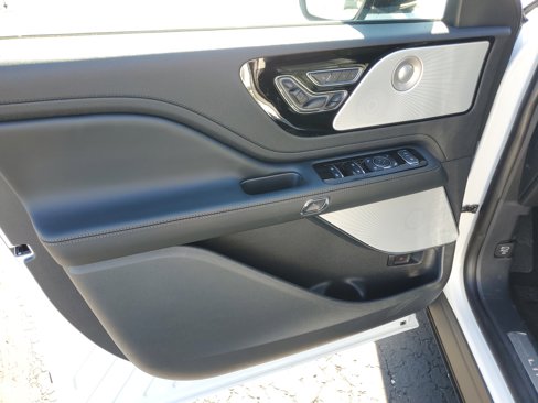 New 2025 Lincoln Aviator Reserve w/ Equipment Group 201A image 8