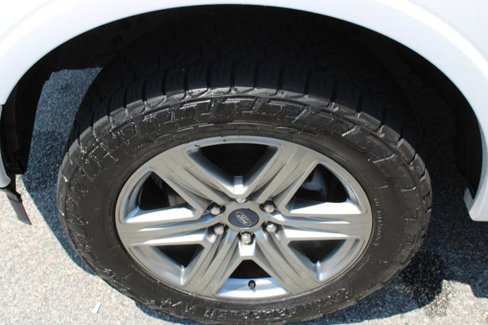 Used 2018 Ford F150 Lariat w/ Equipment Group 502A Luxury image 15