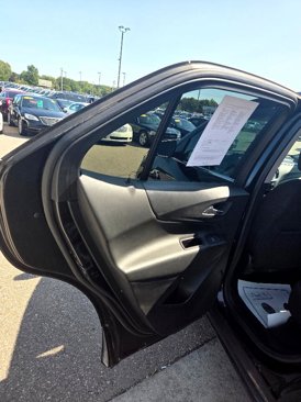 Used 2021 Chevrolet Equinox LT w/ Driver Convenience Package image 12
