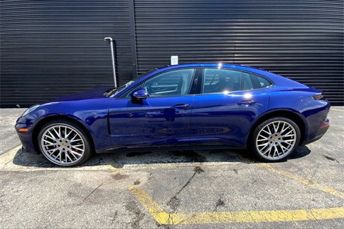 New 2025 Porsche Panamera 4 image 2