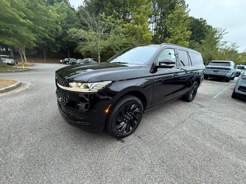 New 2025 Lincoln Navigator L Reserve image 2
