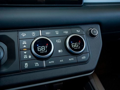 New 2024 Land Rover Defender 90 X-Dynamic SE image 28