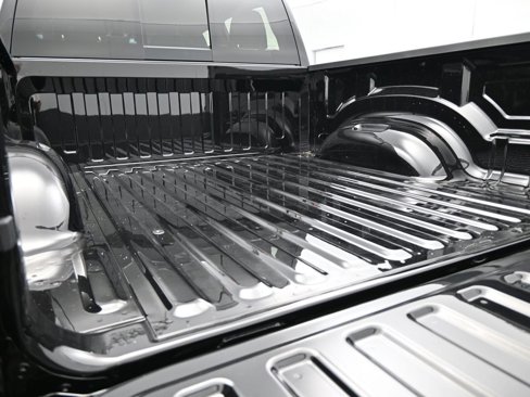 New 2025 RAM 1500 4x4 Crew Cab image 33