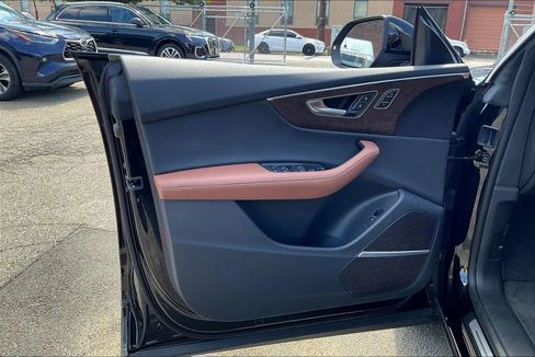 Certified 2025 Audi Q8 Premium Plus image 23