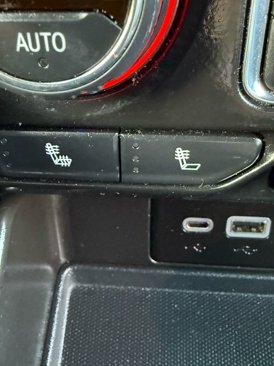 Used 2021 Chevrolet Suburban LT image 18