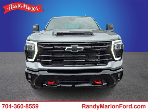 Used 2025 Chevrolet Silverado 2500 LT w/ Trail Boss Package image 2