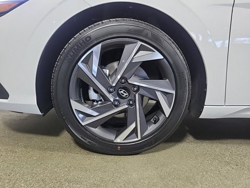 New 2025 Hyundai Elantra Sport image 11