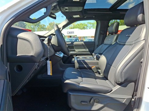 New 2025 Ford Expedition Max Platinum image 9