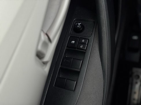 Certified 2025 Toyota Corolla LE image 28