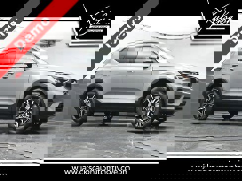 New 2025 Volvo XC40 B5 Core image 34