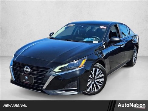 Used 2024 Nissan Altima 2.5 SV image 1