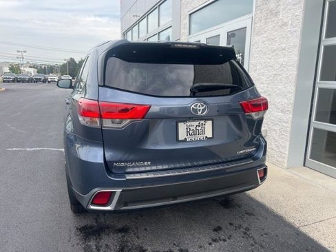 Certified 2018 Toyota Highlander Limited Platinum image 5