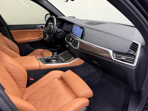 Used 2023 BMW X5 xDrive40i w/ M Sport Package image 12