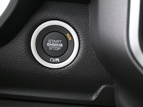 New 2025 RAM 1500 4x4 Crew Cab image 26