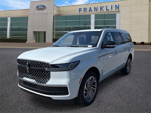 New 2025 Lincoln Navigator L Reserve image 3