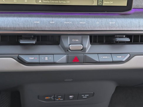 Used 2024 Kia EV9 Land image 18