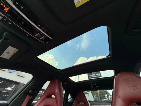 Used 2018 Porsche Panamera 4S image 33