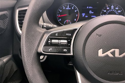 Used 2023 Kia Seltos LX image 17