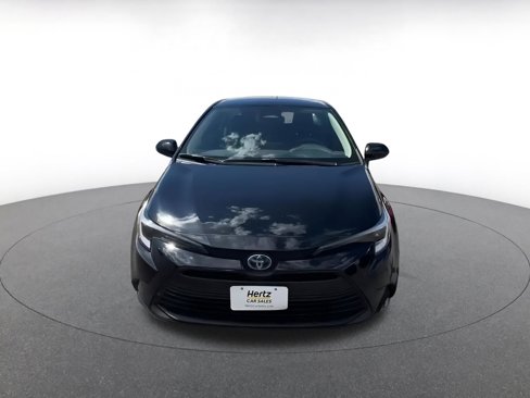 Used 2025 Toyota Corolla LE image 4