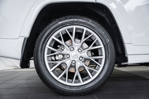 Certified 2024 Jeep Grand Cherokee Overland w/ Trailer Tow Package image 26