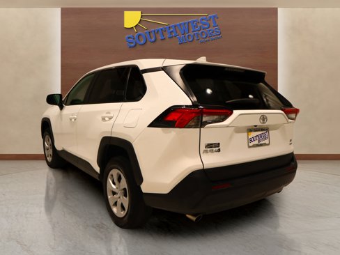 Used 2024 Toyota RAV4 LE image 2