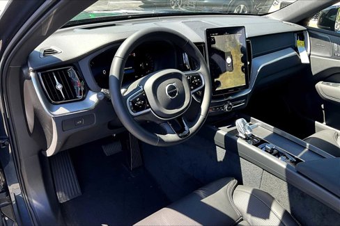 New 2026 Volvo XC60 B5 Ultra w/ Protection Package Premier image 9